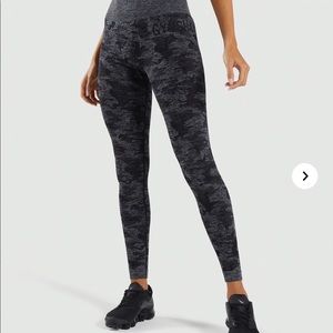 Seamless camo from Gymshark!